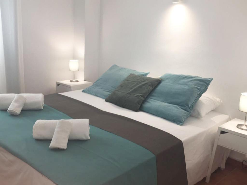 Apartamentos Albertos Santa Eularia des Riu Bagian luar foto
